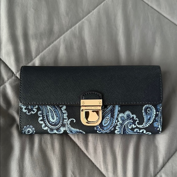 Handbags - Elegant Black and Blue Paisley Women's Clutch